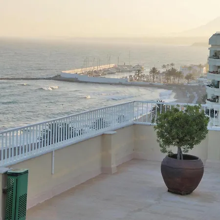 Apartment 3 Bedroom Lovely In