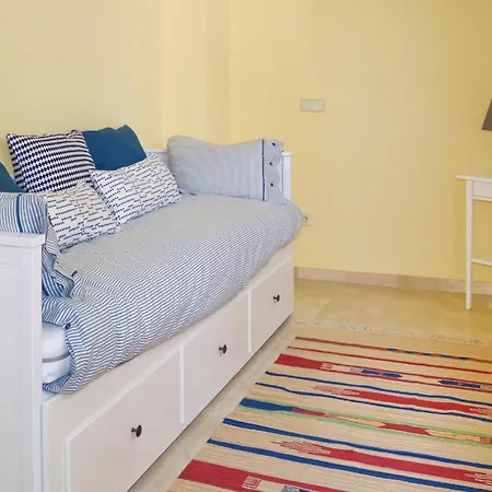 Apartment 3 Bedroom Lovely In *